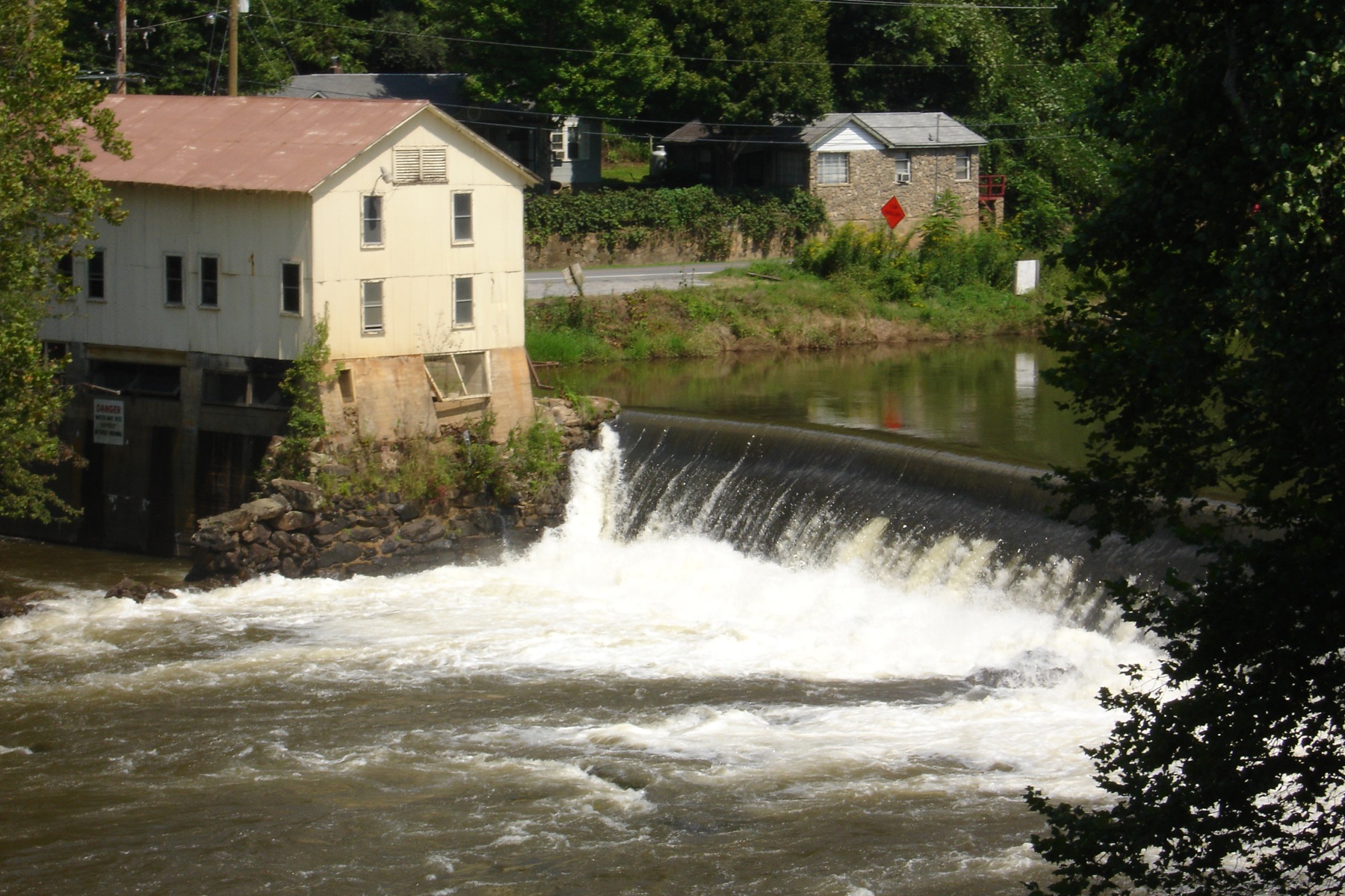 And the Dam – Came Tumblin’ Tumblin’